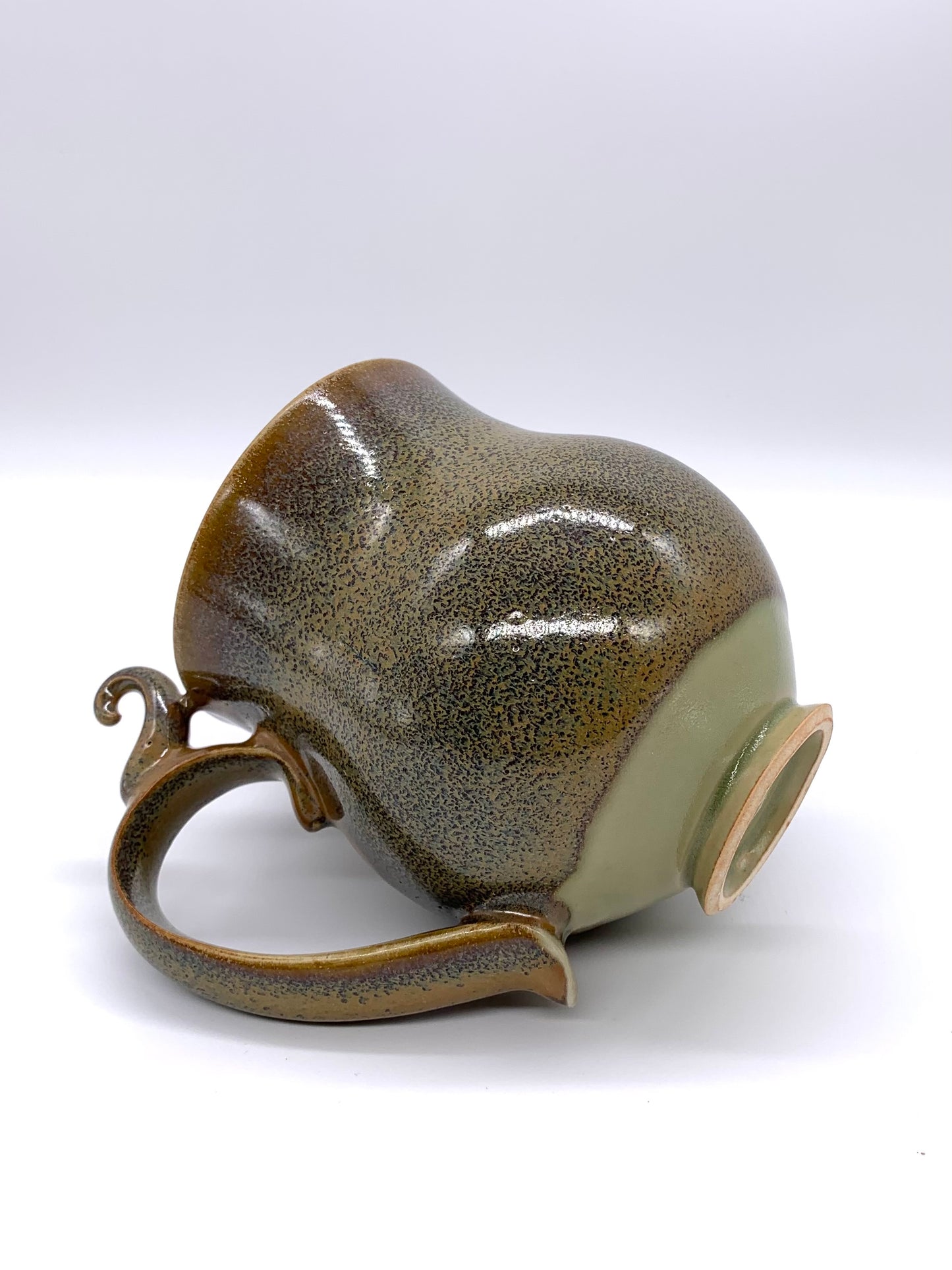 Golden Vine Handle Mug
